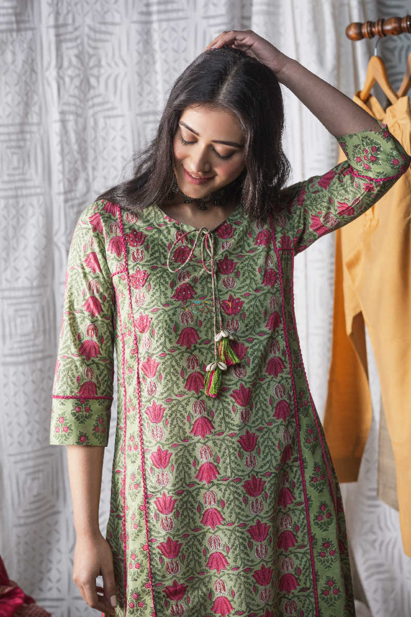 Image for Kusvaa Wsr159 Avacado Green Block Printed Kurta Top
