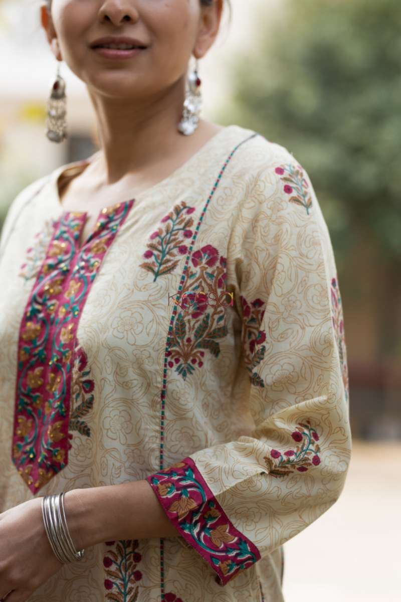 Image for Kusvaa Wsr162 Mongoose Handblock Print Kurta Closeup