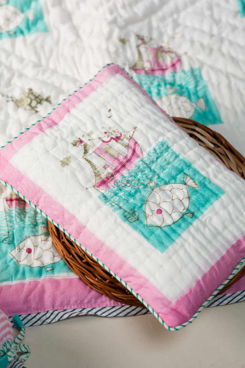 Image for Kusvaa Kaq105 Ship Print Baby Quilt Set Closeup
