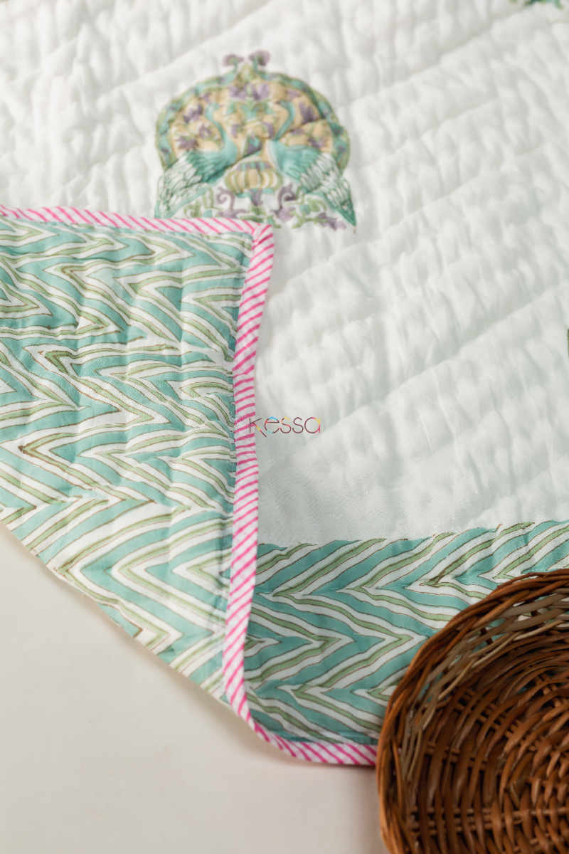 Image for Kusvaa Kaq107 Oxley Green Double Bed Quilt Closeup