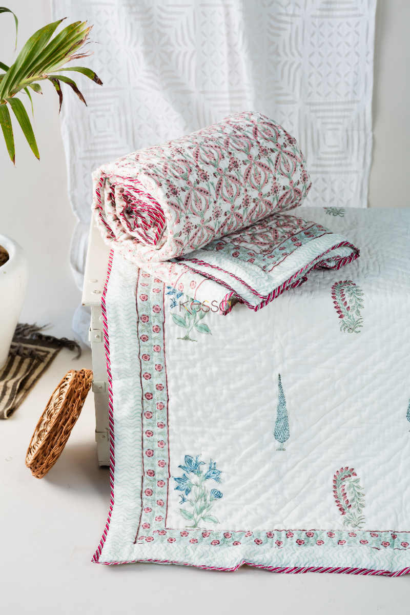 Image for Kusvaa Kaq110 Petite Orchid Single Bed Quilt Featured