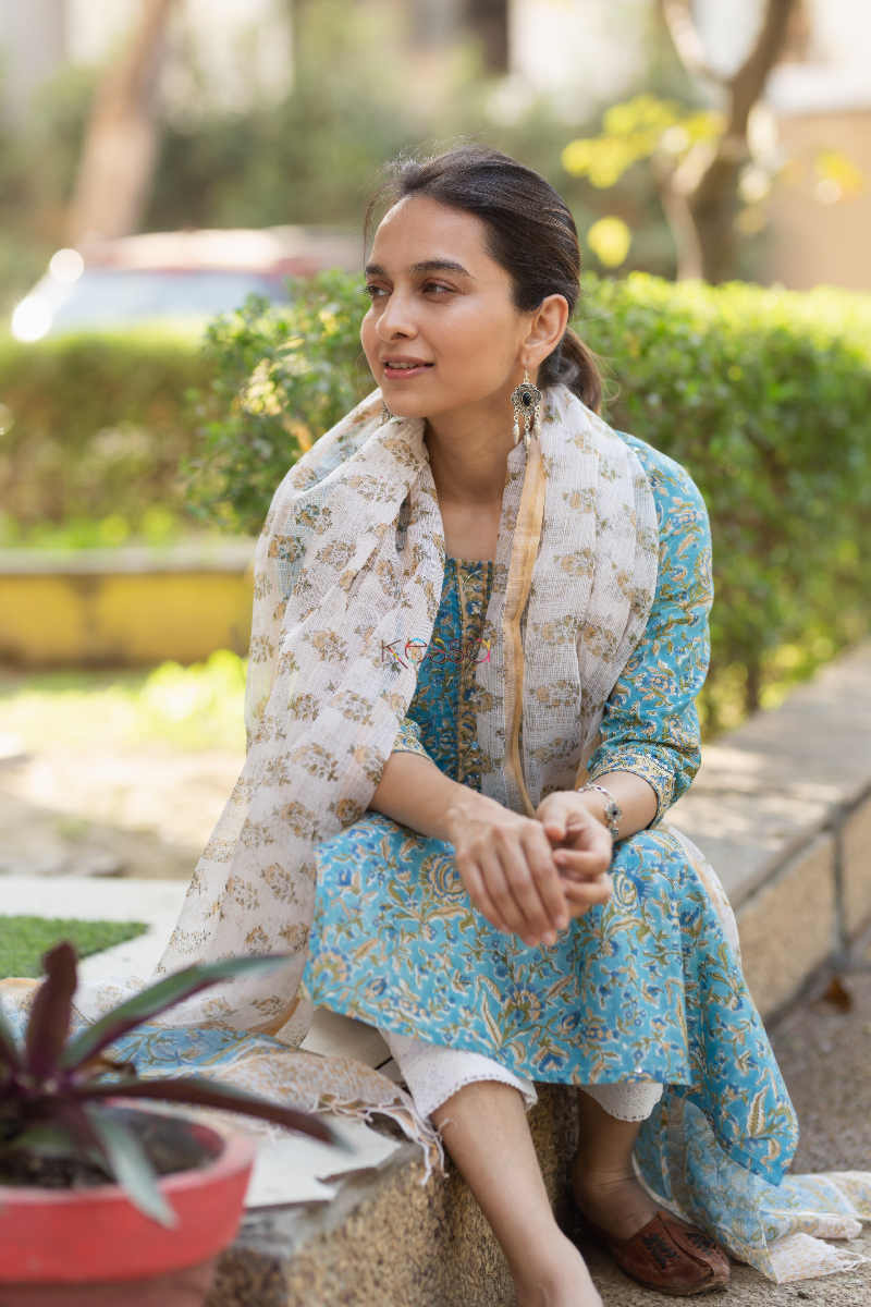 Image for Kusvaa Vcr18 Steel Blue Kurta And Kota Doria Dupatta Set Sitting
