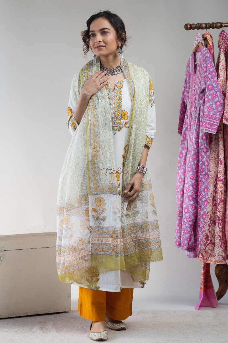 Image for Kusvaa Vcr26 Keya Cotton Kurta With Kota Doriya Dupatta Set Front
