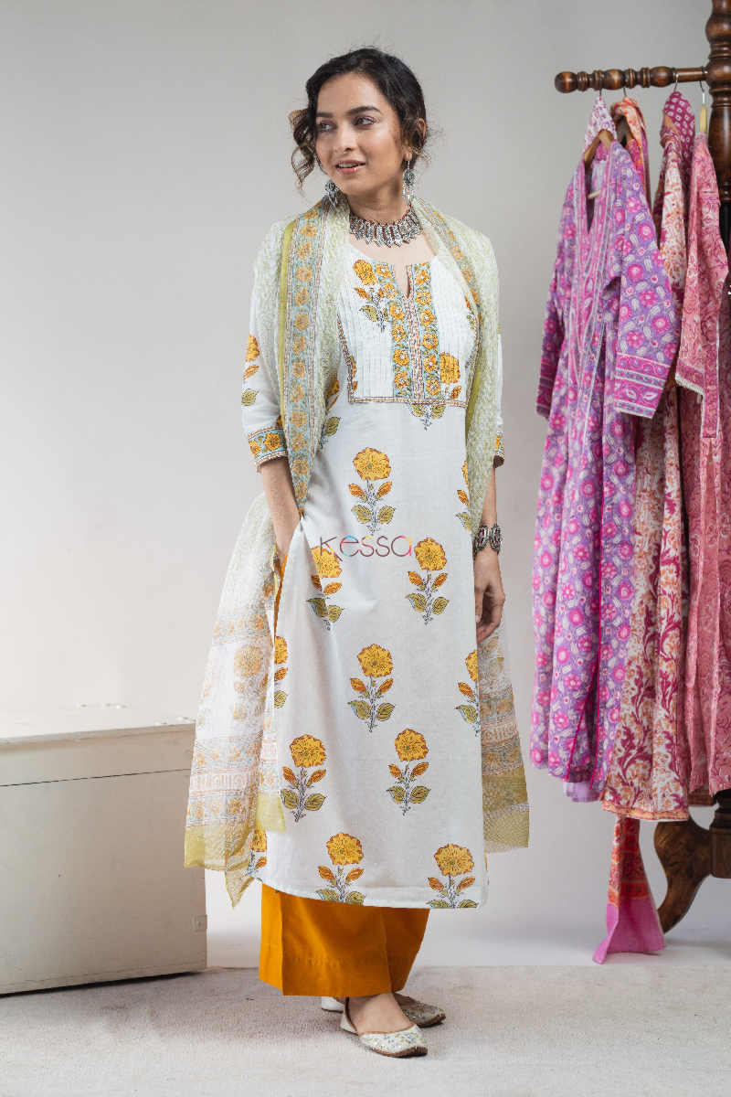 Image for Kusvaa Vcr26 Keya Cotton Kurta With Kota Doriya Dupatta Set Look