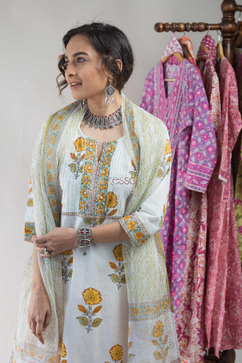 Image for Kusvaa Vcr26 Keya Cotton Kurta With Kota Doriya Dupatta Set Top