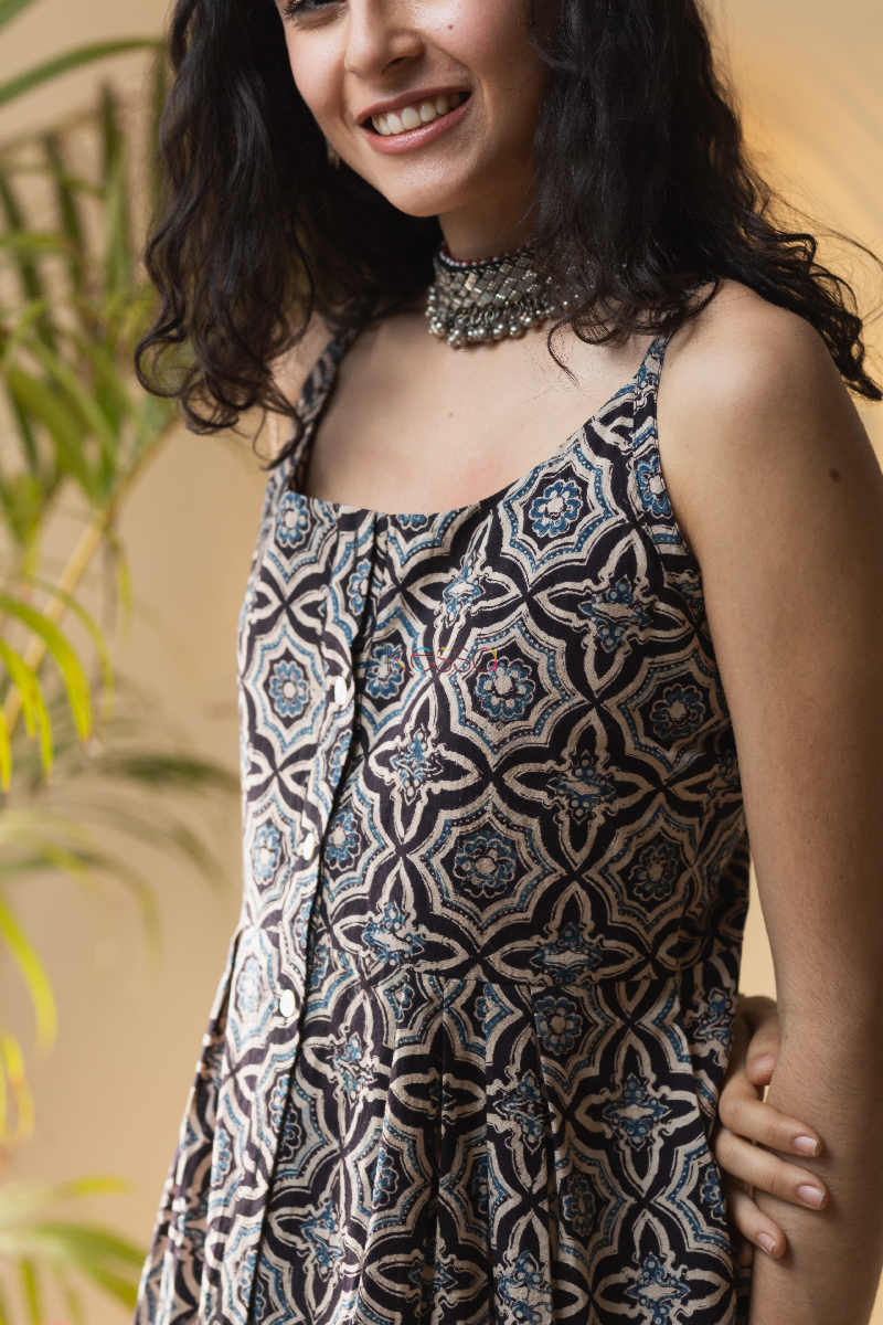 Image for Kusvaa Ws655 Gulshabbo Top With Ajrakh Print Short Kurti Look