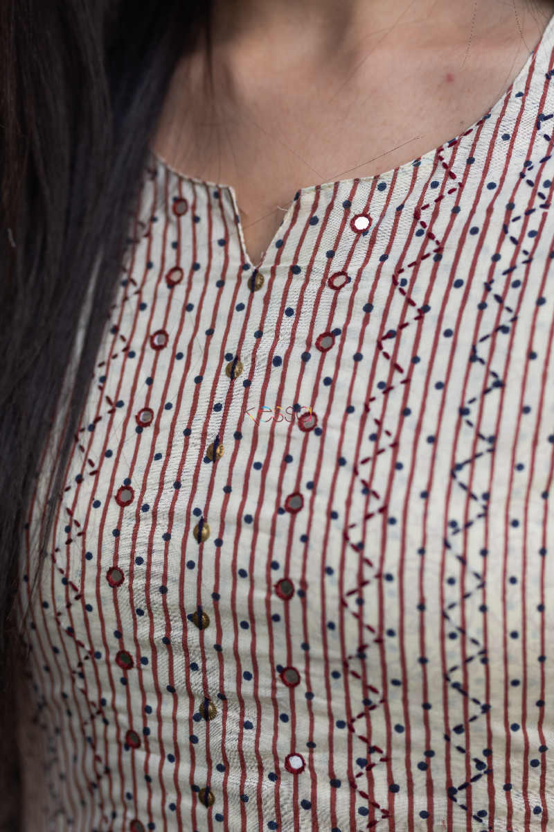 Image for Kusvaa Wsr171 Praval Cotton Hand Block Print A Line Kurta Closeup