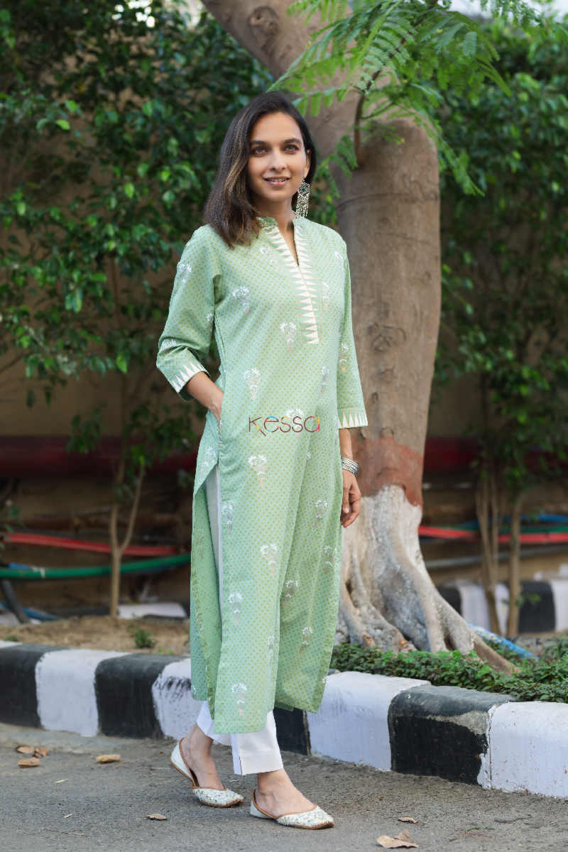 Image for Kusvaa Avdaf20 Highland Green Straight Fit Kurta Front