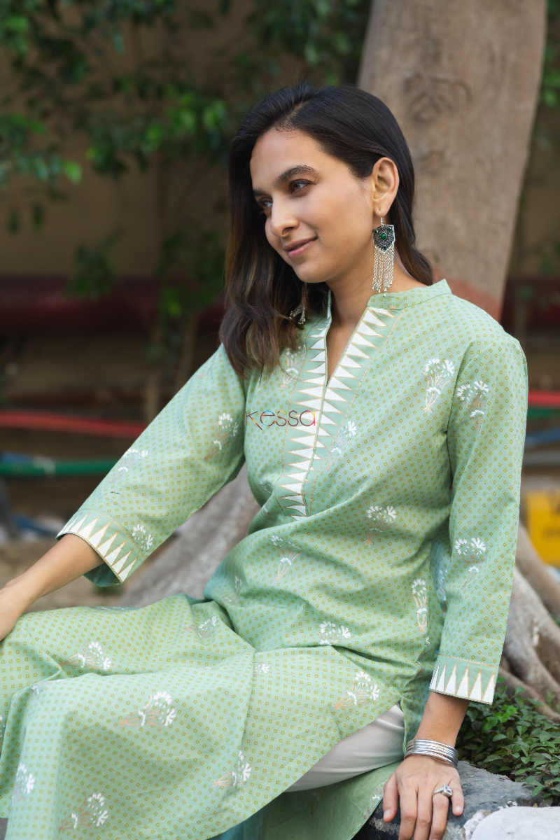 Image for Kusvaa Avdaf20 Highland Green Straight Fit Kurta Sitting