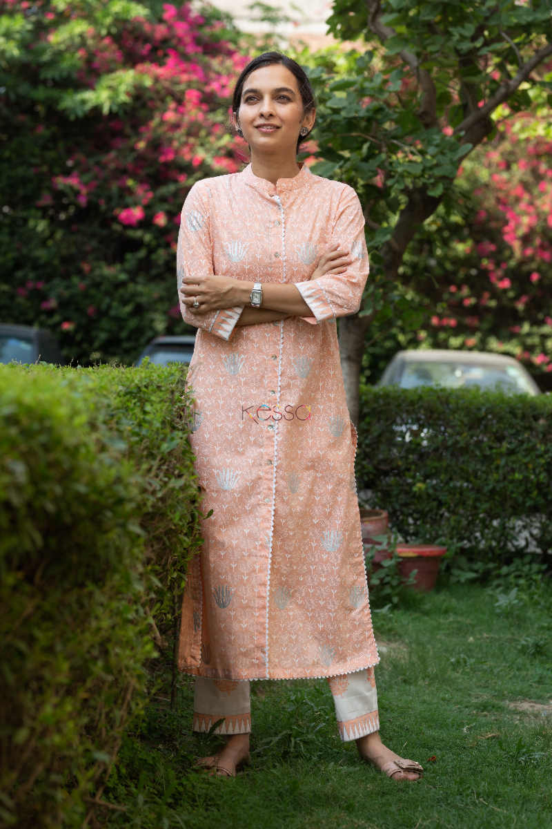 Image for Kusvaa Avdaf Clam Shell Peach And White Kurta Pant Set Featured