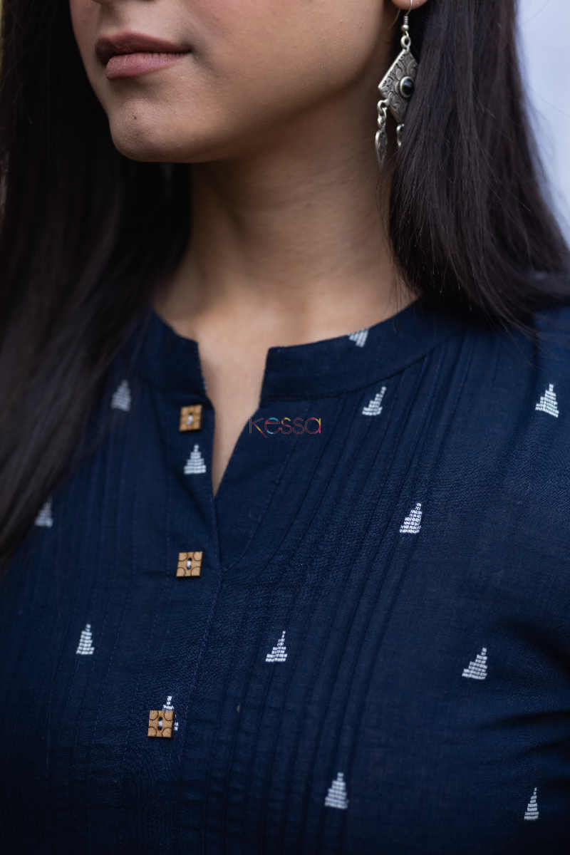 Image for Kusvaa Ws669 Indraneel South Dobby Cotton Kurta Closeup