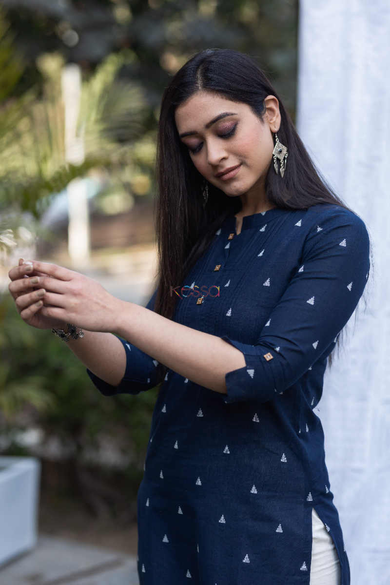 Image for Kusvaa Ws669 Indraneel South Dobby Cotton Kurta Right