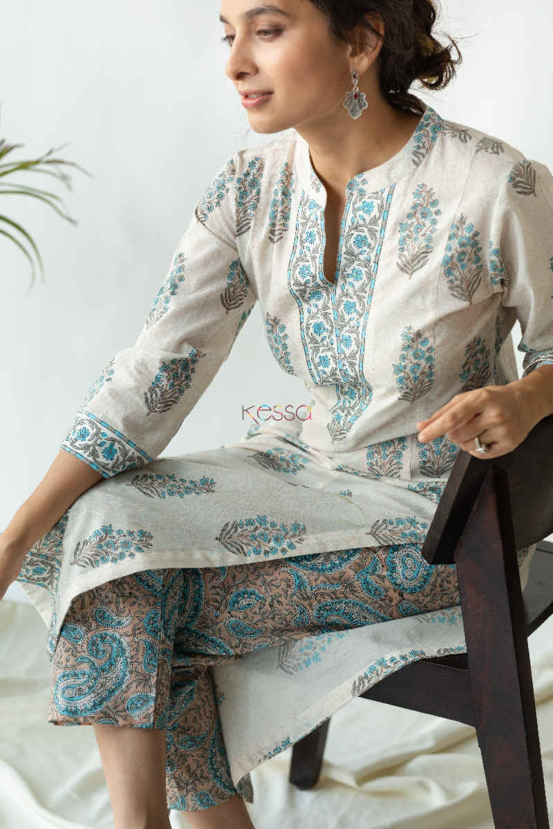 Image for Kusvaa Avdaf25 Zuhur Kurta And Pant Set Sitting
