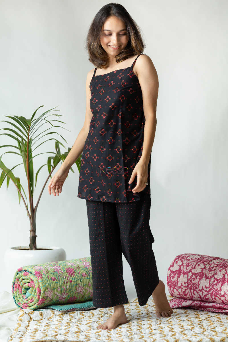 Image for Kusvaa De64 Lavanya Cotton Kurta Pajama Set Look
