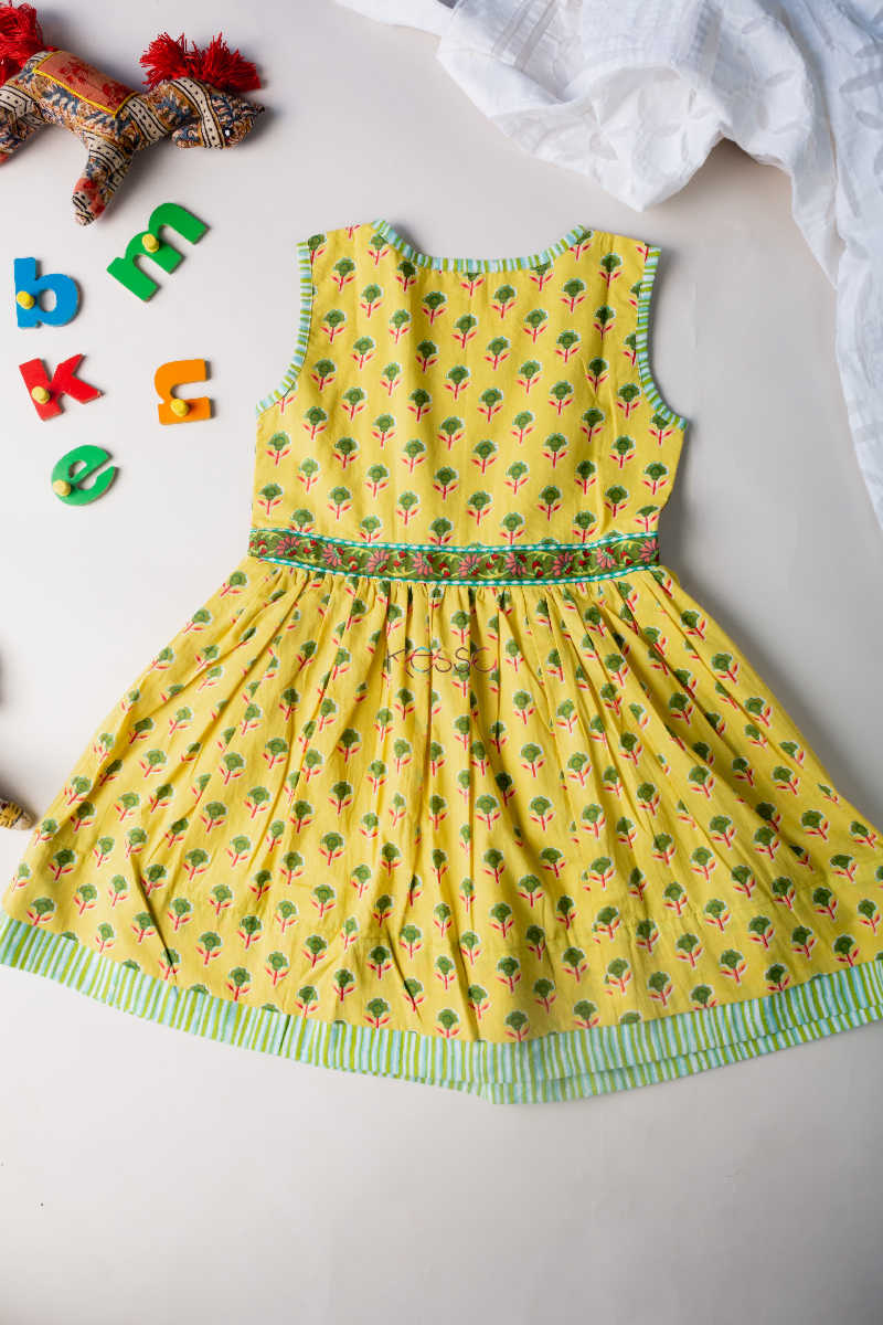 Image for Kusvaa Dek22 Surajmukhi Cotton Frock Look