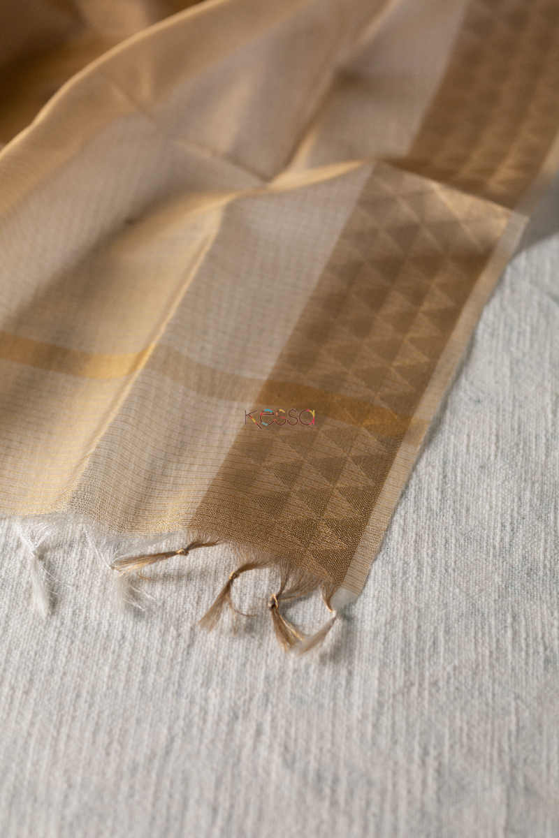 Image for Kusvaa Kudu100 Kota Tissue Zari Triangle Dupatta Closeup