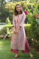 Image for Kusvaa Vcr35 Malati Hand Block Printed Kurta With Kota Doriya Dupatta Look 1