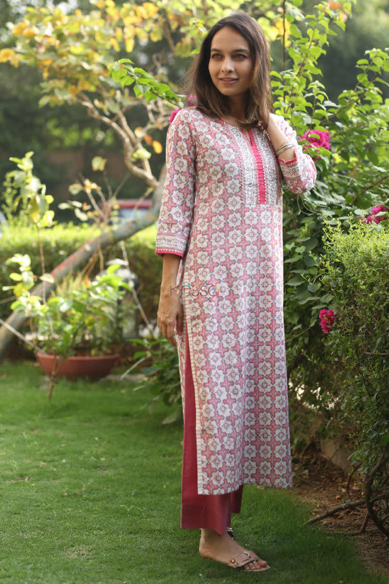 Image for Kusvaa Vcr35 Malati Hand Block Printed Kurta With Kota Doriya Dupatta Side