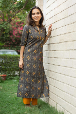 Image for Kusvaa Vcr37 Sanjna Straight Kurta With Contrast Piping Featured