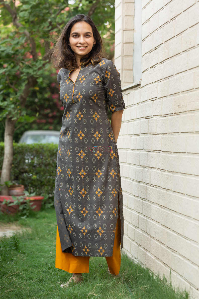 Image for Kusvaa Vcr37 Sanjna Straight Kurta With Contrast Piping Front