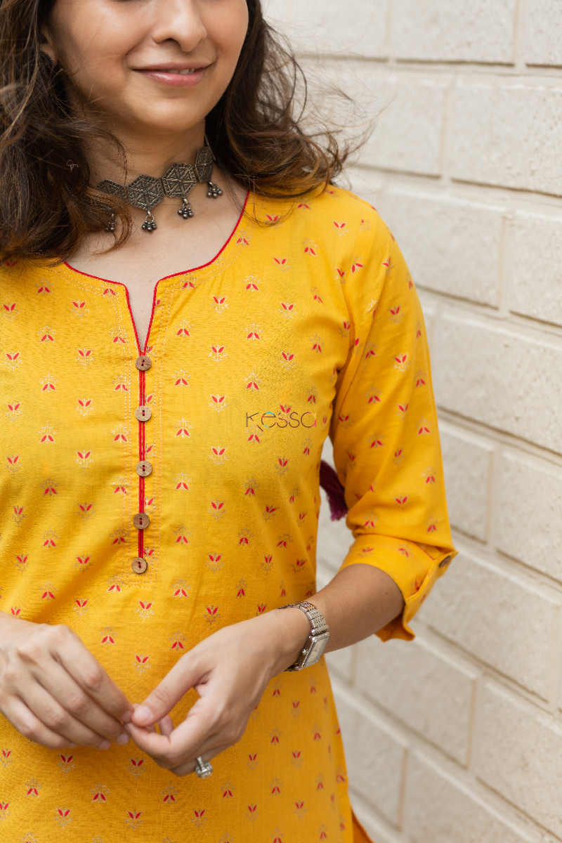 Image for Kusvaa Vcr38 Zareen Straight Kurta With Contrast Piping And Zari Work Closeup