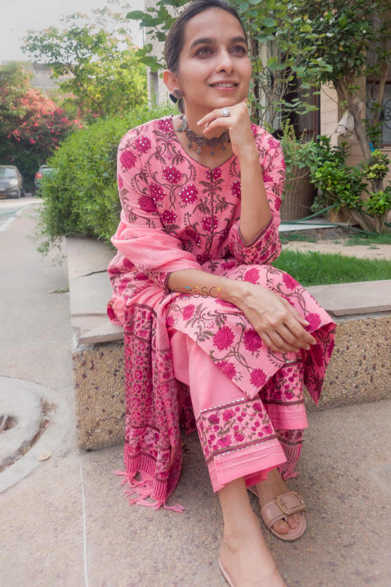 Image for Kusvaa Wsr183 Old Rose Gulzar Complete Set Sitting 1