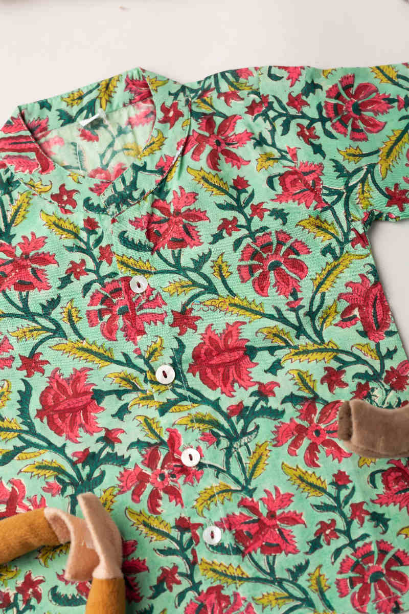 Image for Kusvaa Wsrk25 Turkish Rose Toddler Shirt 1 Closeup