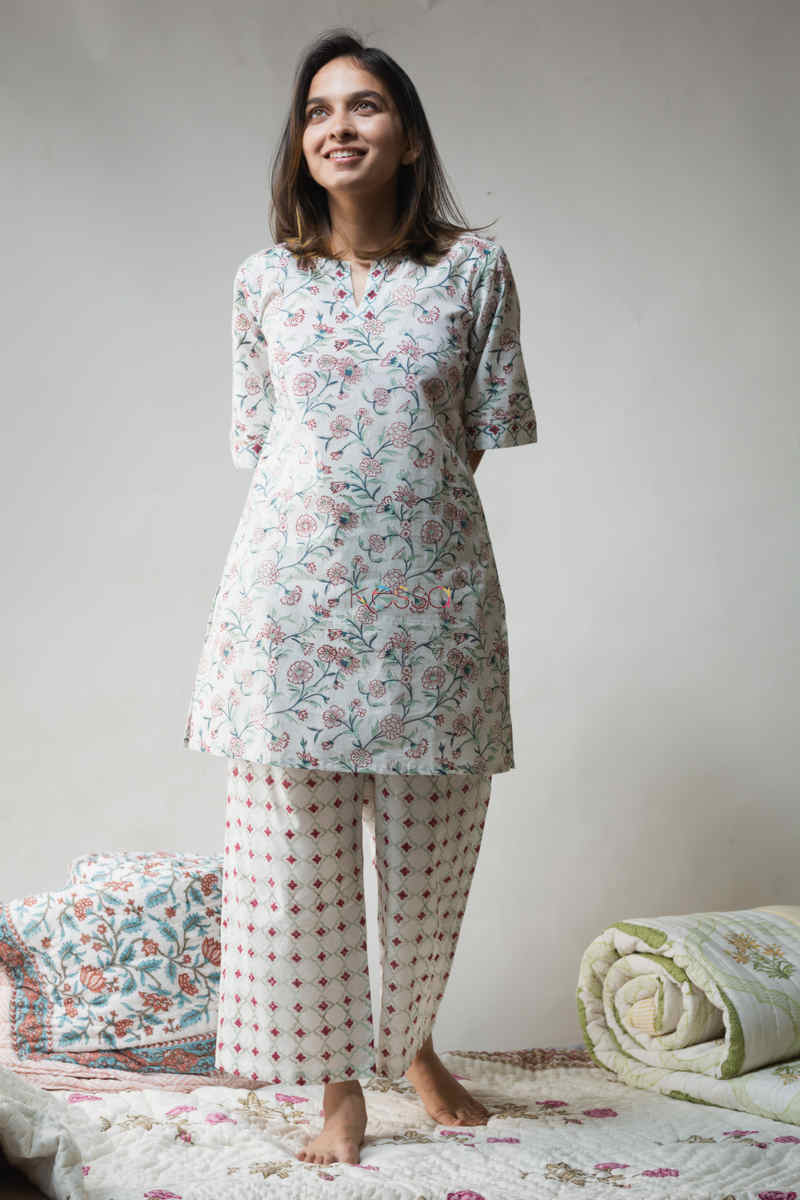 Image for Kusvaa De69 Porcelain Gray Jammies Set Look 1