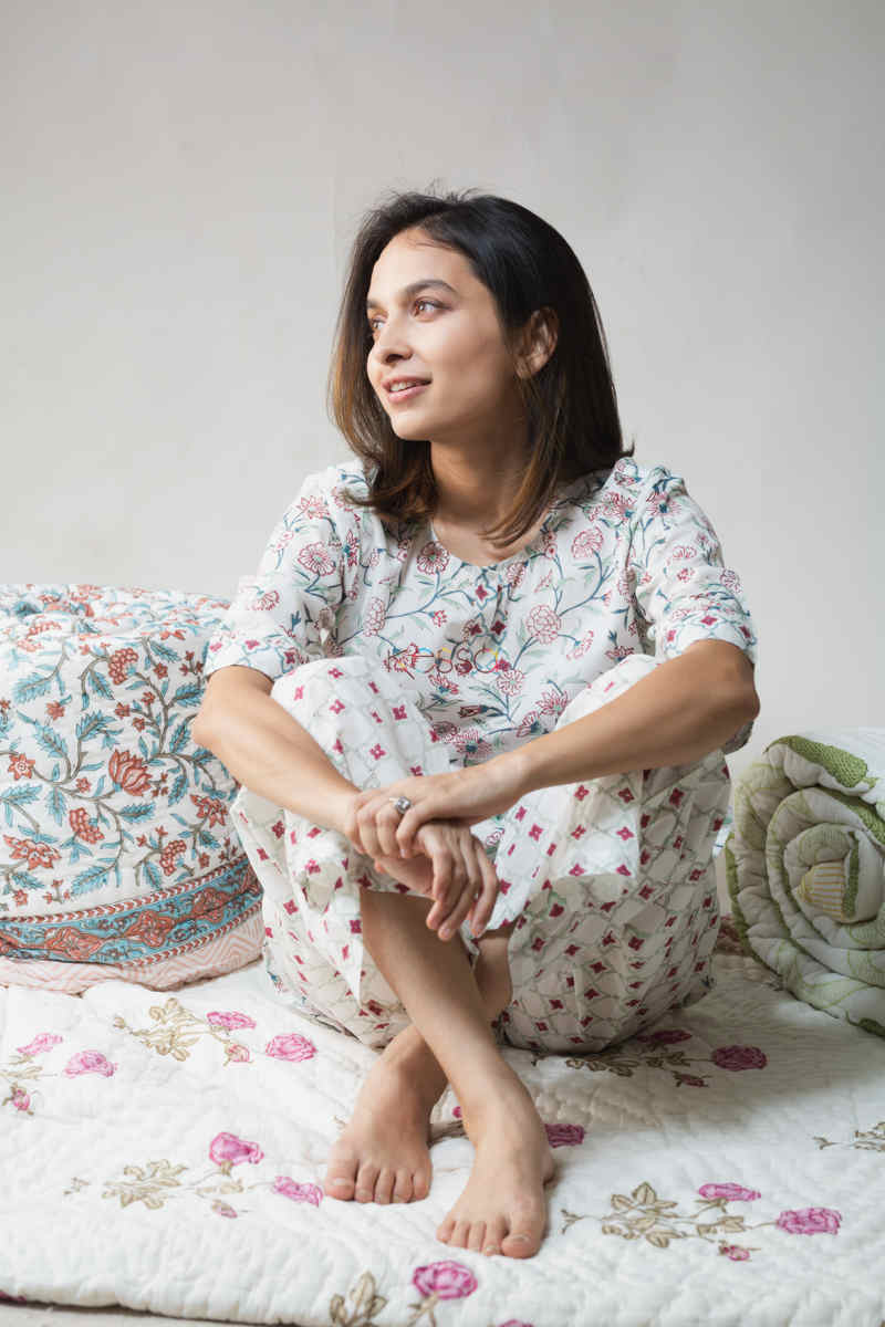 Image for Kusvaa De69 Porcelain Gray Jammies Set Sitting 1