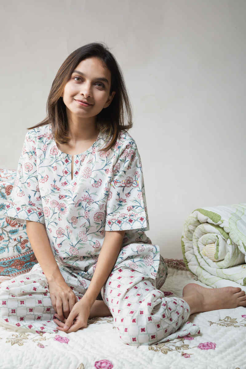 Image for Kusvaa De69 Porcelain Gray Jammies Set Sitting