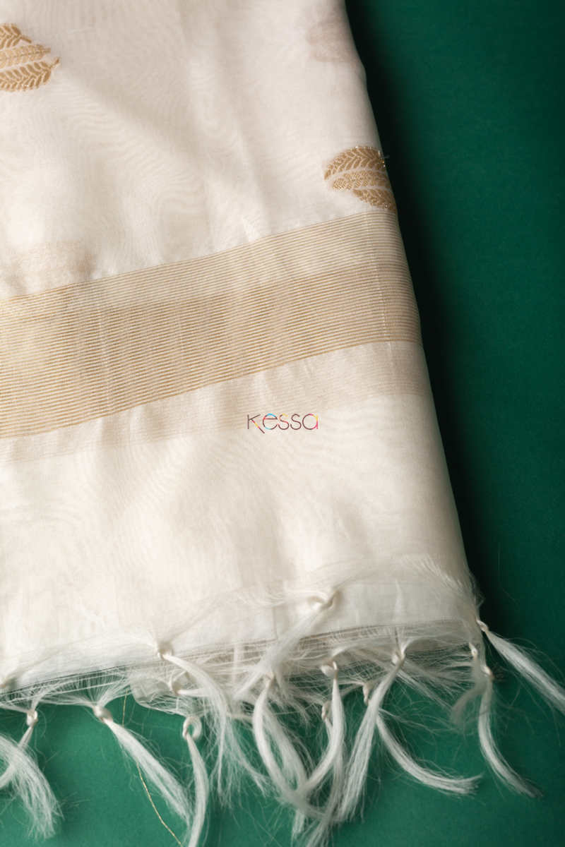 Image for Kusvaa Mtdupatta19 Rich Gold Zari Border Booti Dupatta Look