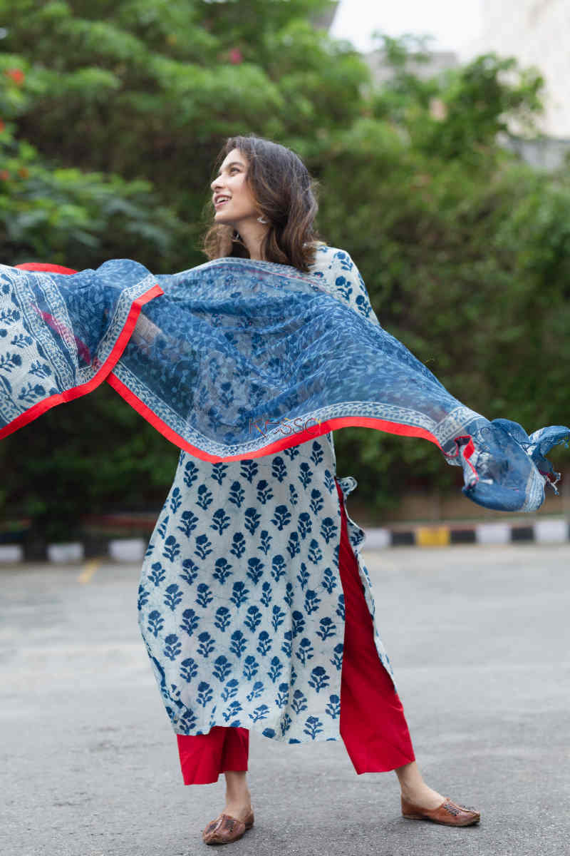 Image for Kusvaa Vcr39 Atashi Kurta And Dupatta Set With Bagru Print Front
