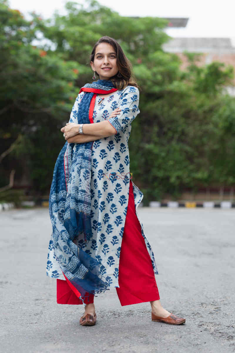 Image for Kusvaa Vcr39 Atashi Kurta And Dupatta Set With Bagru Print Look 1