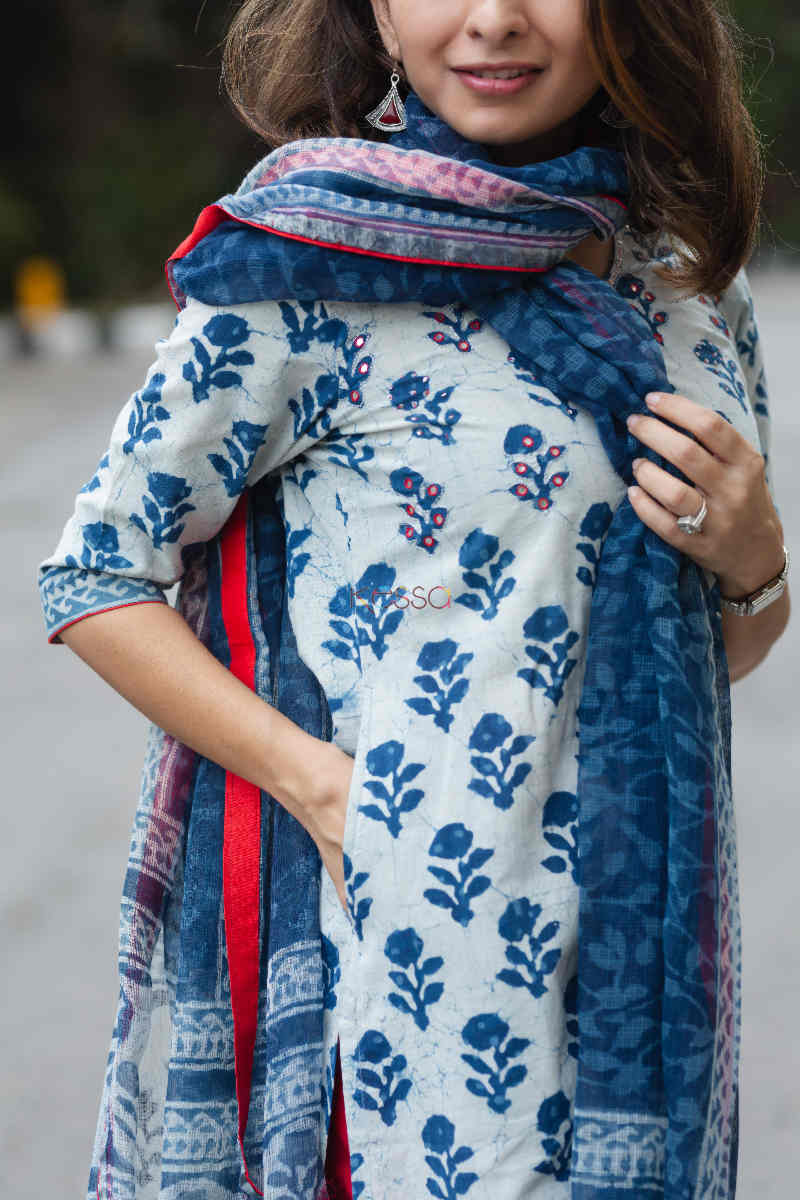 Image for Kusvaa Vcr39 Atashi Kurta And Dupatta Set With Bagru Print Right