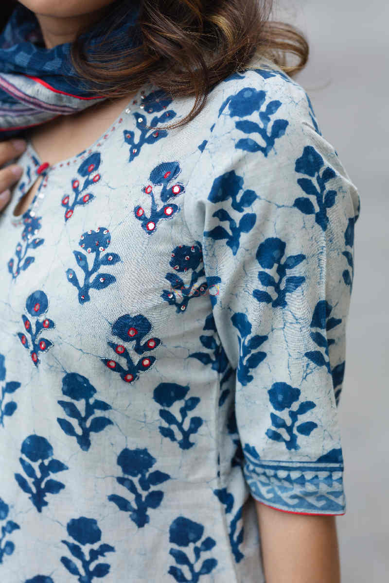 Image for Kusvaa Vcr39 Atashi Kurta And Dupatta Set With Bagru Print Sleeves