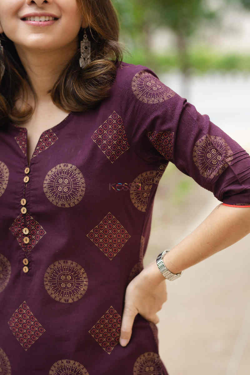 Image for Kusvaa Vcr42 Sharad Straight Kurta Closeup