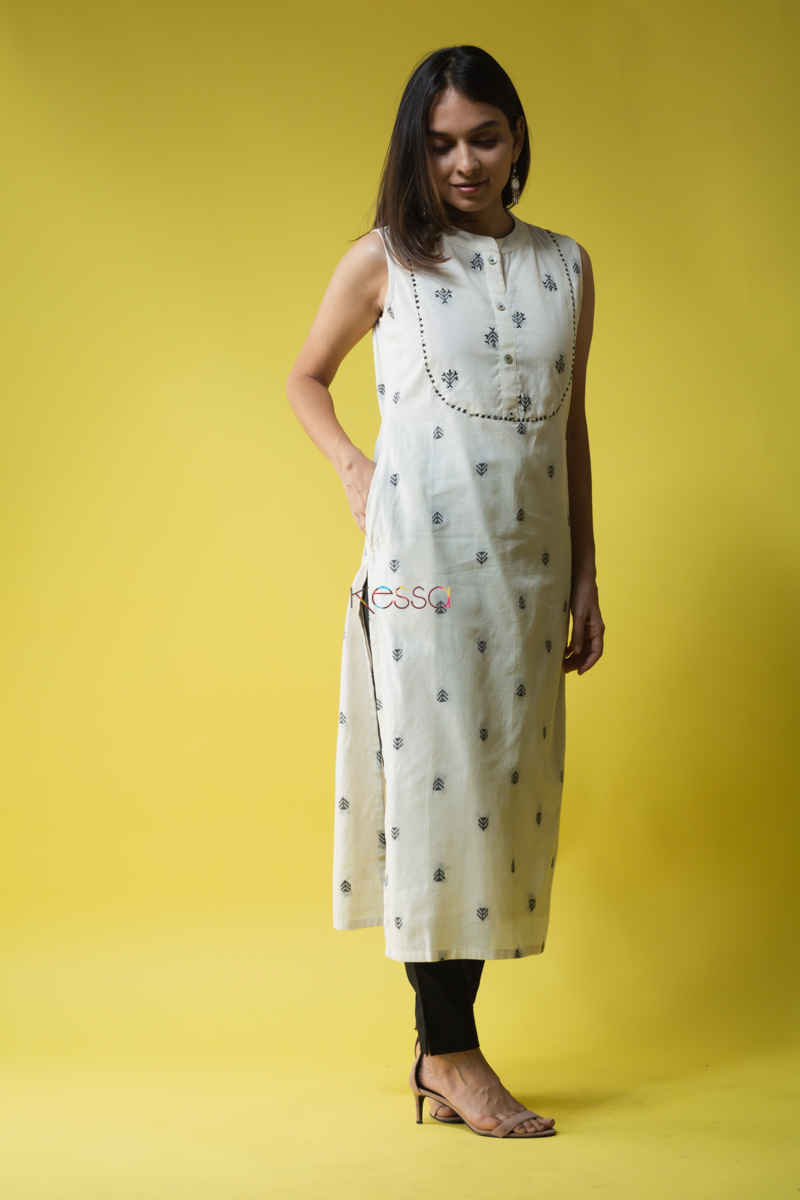 Image for Kusvaa Ws685 Yashna South Cotton Kurta Look 1