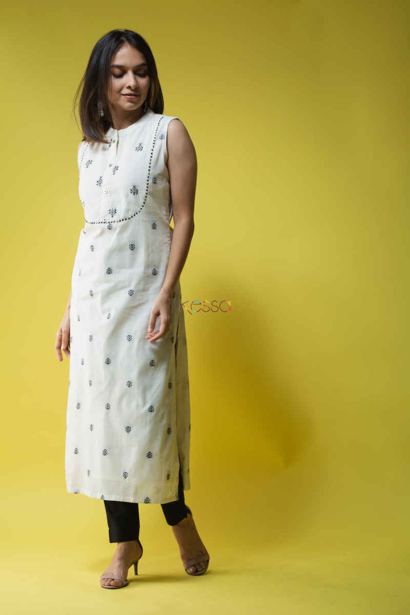 Image for Kusvaa Ws685 Yashna South Cotton Kurta Look