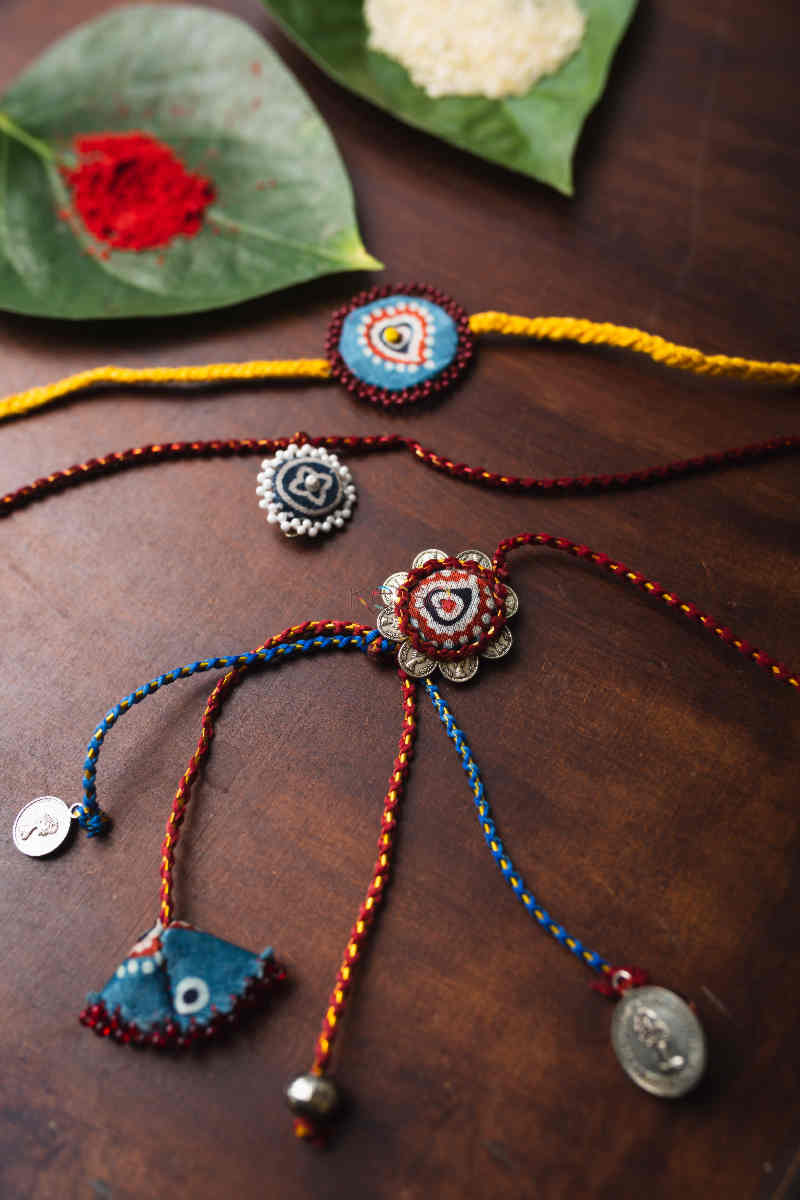Image for Kusvaa Amfamily01 Kayanaat Handmade Family Rakhi Set Of Three Featured