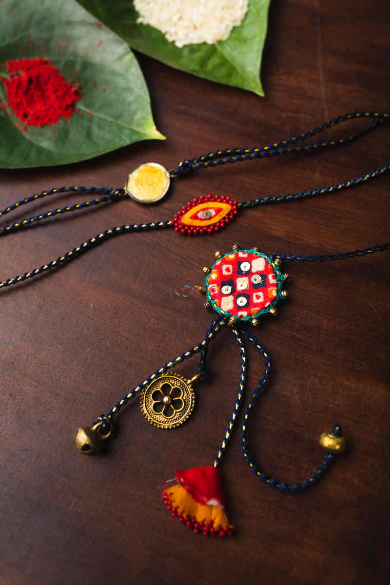 Image for Kusvaa Amfamily02 Ulfat Handmade Family Rakhi Set Of Three Featured