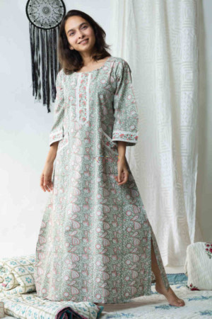 Image for Kusvaa De79 Hayaat Night Gown With Lace Detailing Featured
