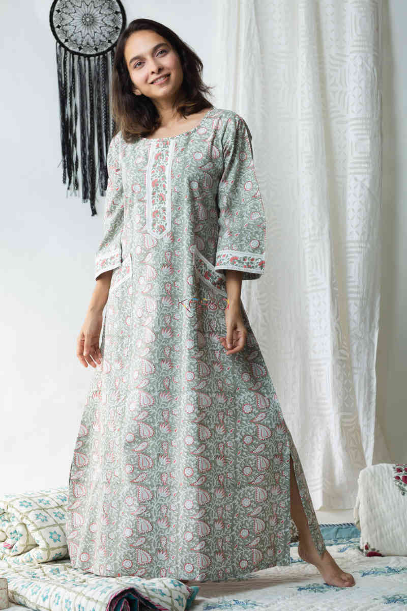 Image for Kusvaa De79 Hayaat Night Gown With Lace Detailing Featured