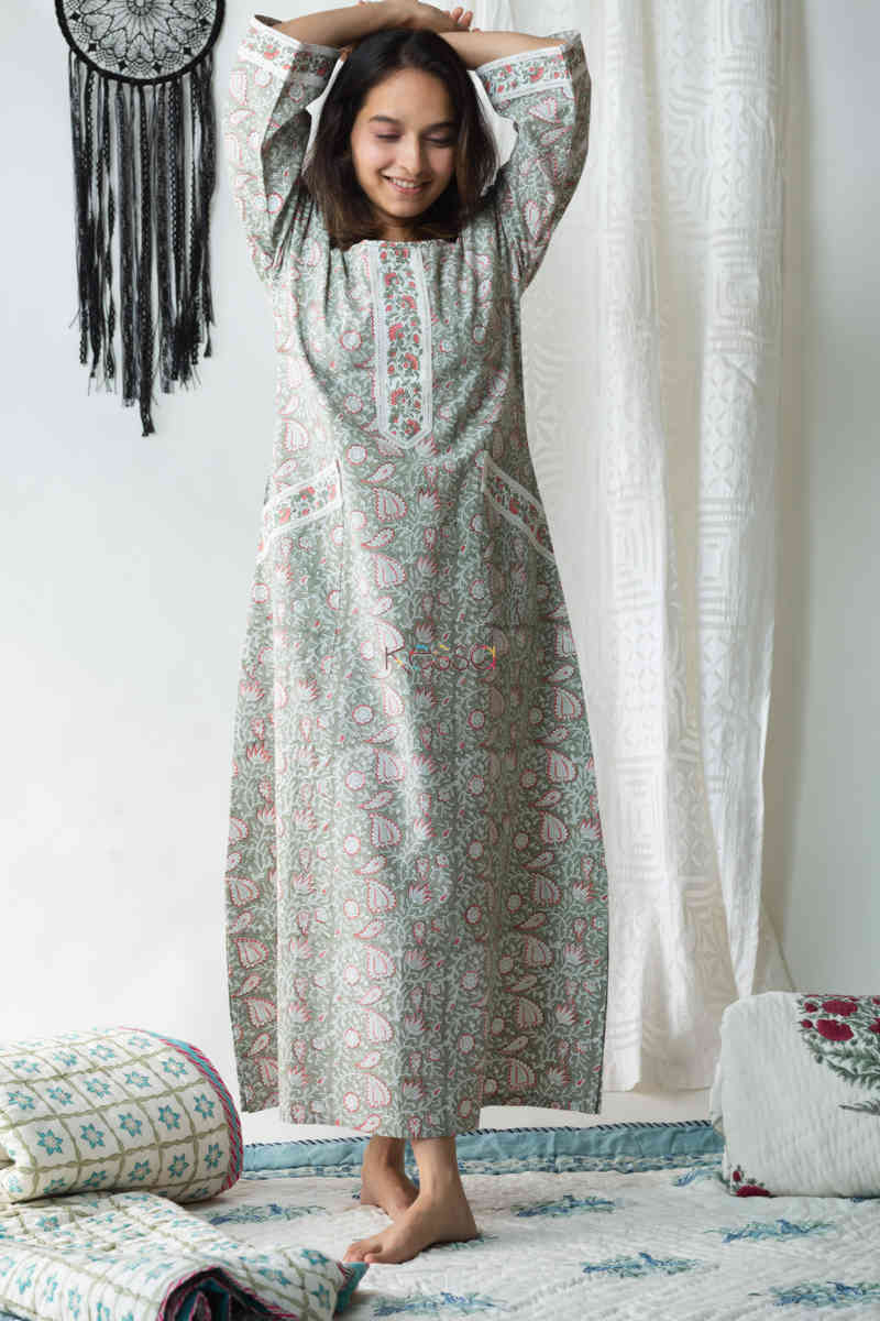 Image for Kusvaa De79 Hayaat Night Gown With Lace Detailing Front 1