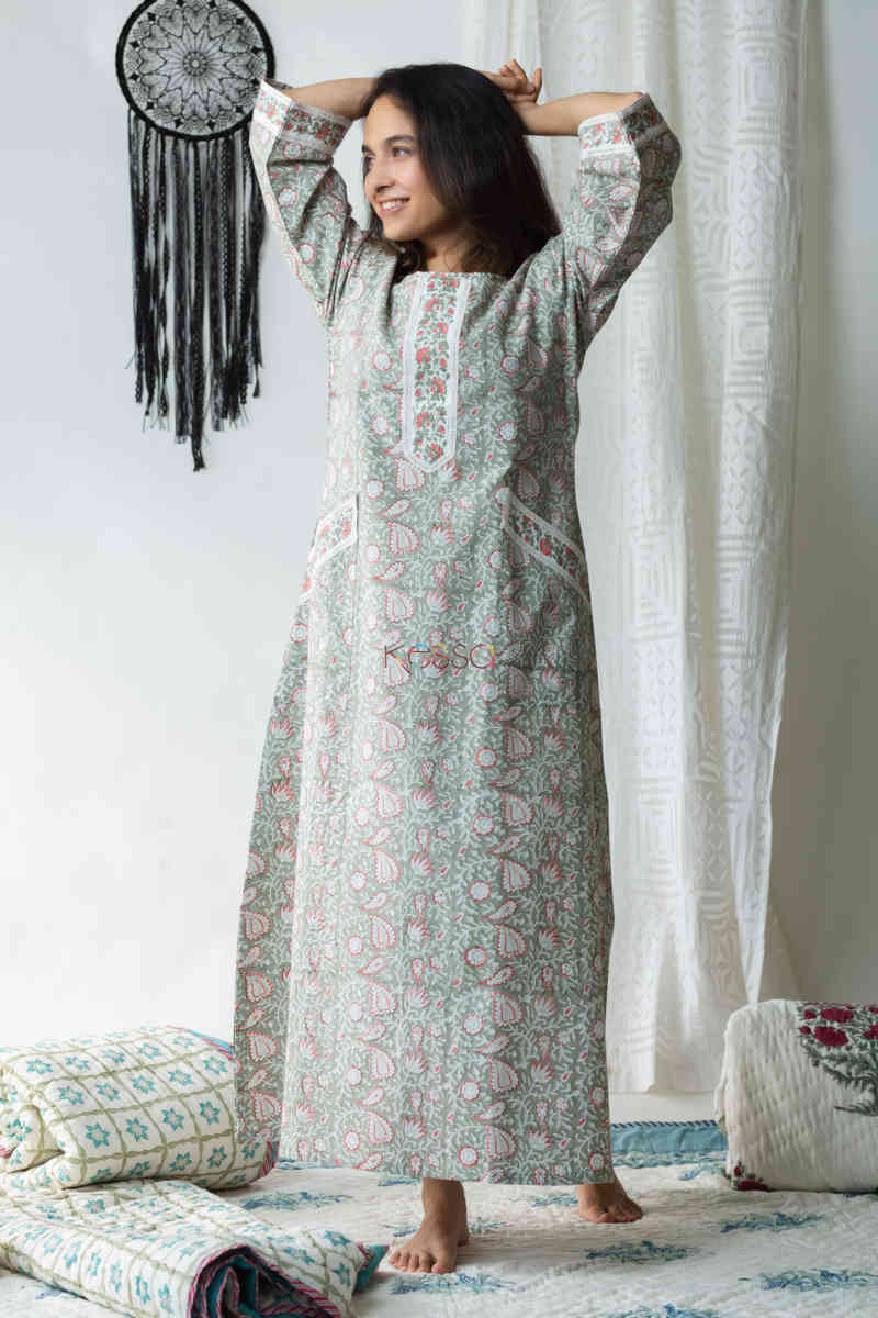 Image for Kusvaa De79 Hayaat Night Gown With Lace Detailing Front