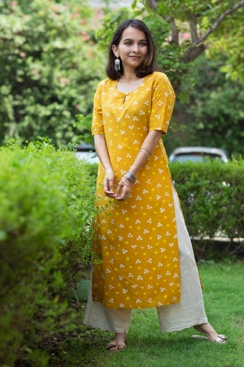 Image for Kusvaa Vcr48 Ark Kurta With Zari Work Look
