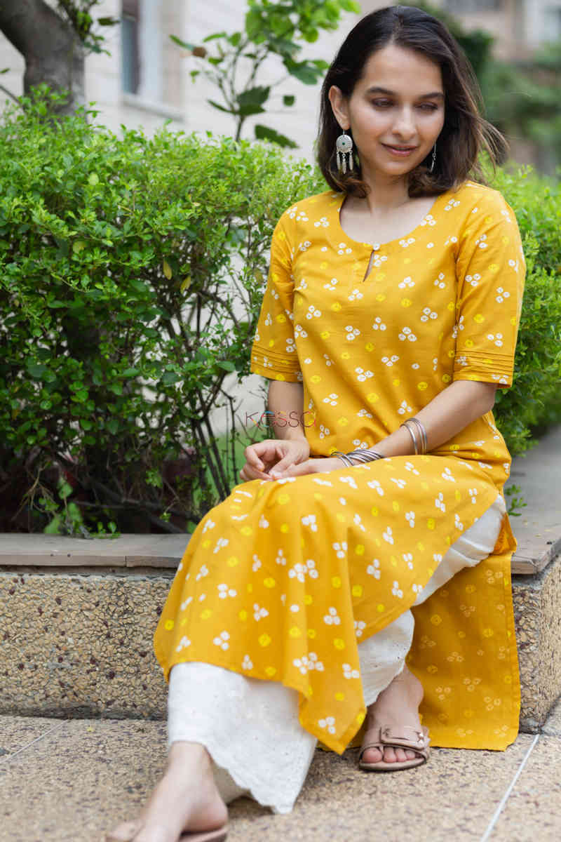 Image for Kusvaa Vcr48 Ark Kurta With Zari Work Sitting