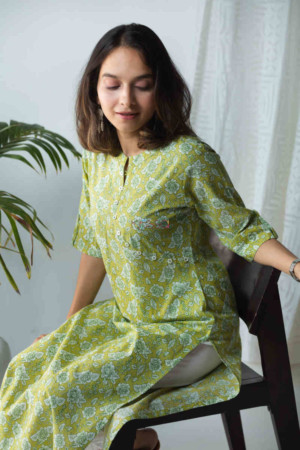 Image for Kusvaa Vcr50 Farozaan Kurta With Floral Print Featured