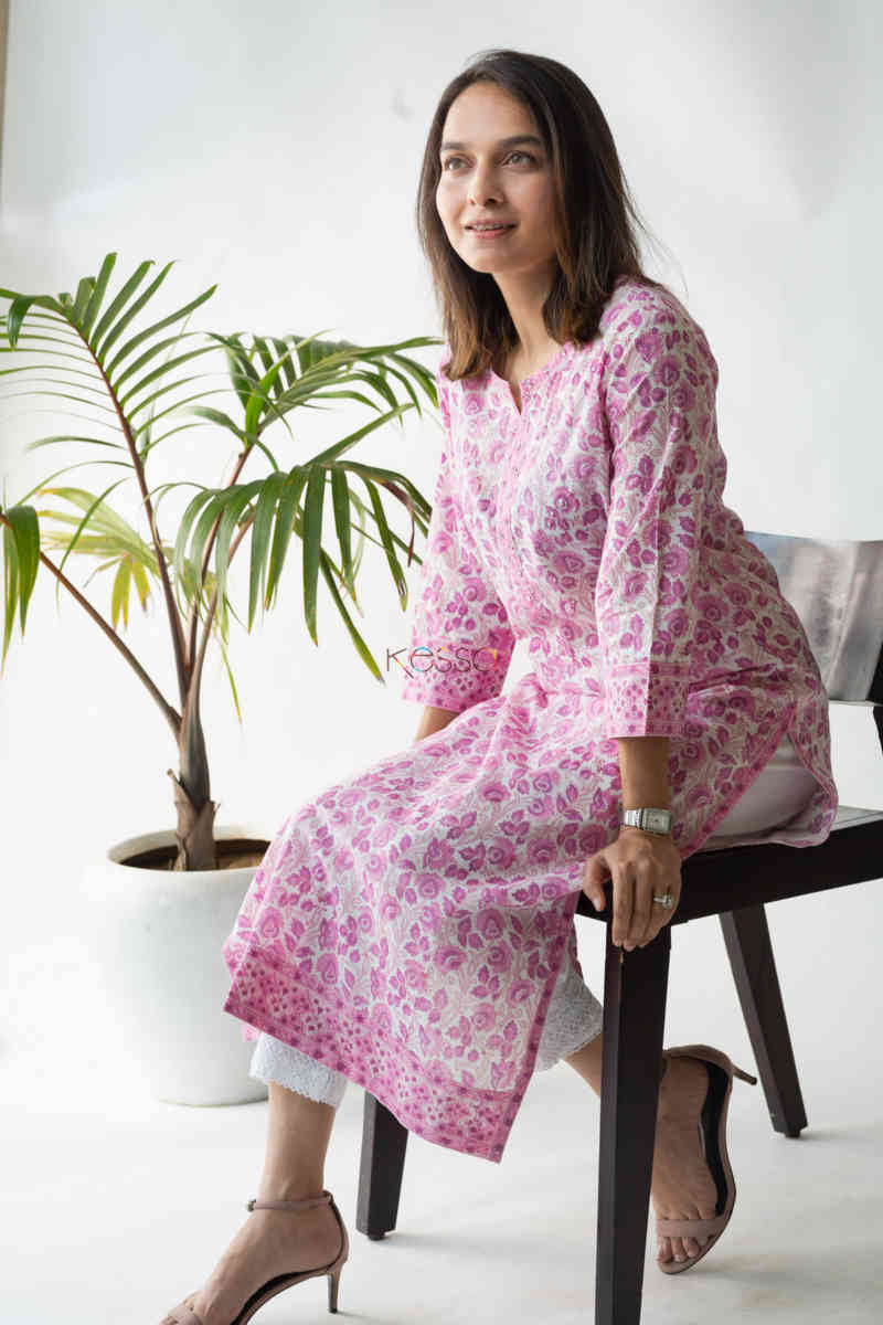 Image for Kusvaa Wsr199 Liyana Kurta With Hand Block Print Sitting