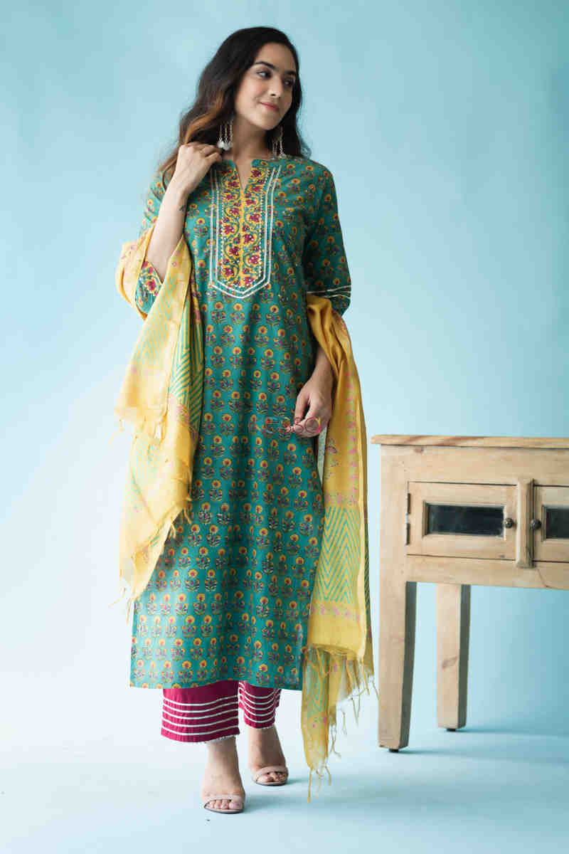 Image for Kusvaa Wsr210 Zemira Kurta Dupatta Set With Hand Block Print Front
