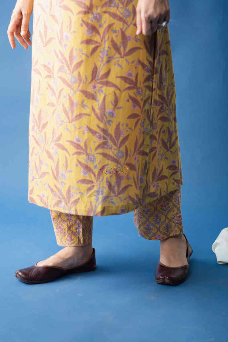 Image for Kusvaa Avdaf38 Soha Kurta Pant Set With Embroidery And Sequin Details Bottom